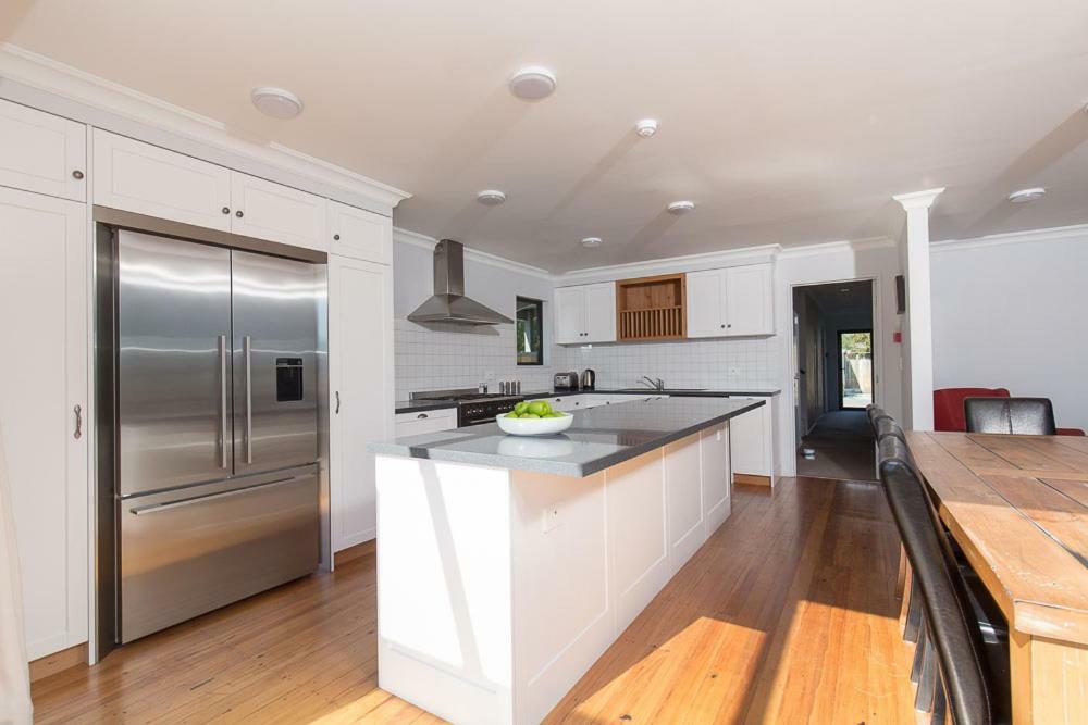 Kylie'S Castle Villa Wanaka Bagian luar foto