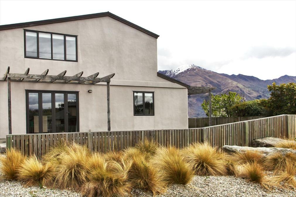 Kylie'S Castle Villa Wanaka Bagian luar foto