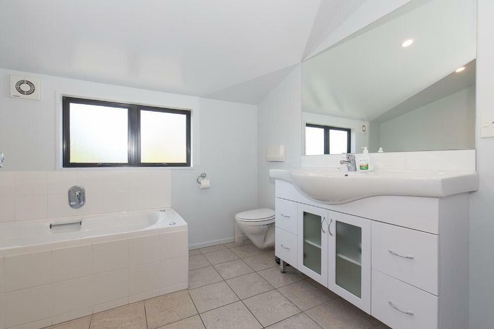 Kylie'S Castle Villa Wanaka Bagian luar foto