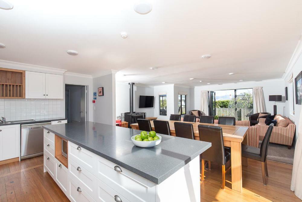 Kylie'S Castle Villa Wanaka Bagian luar foto